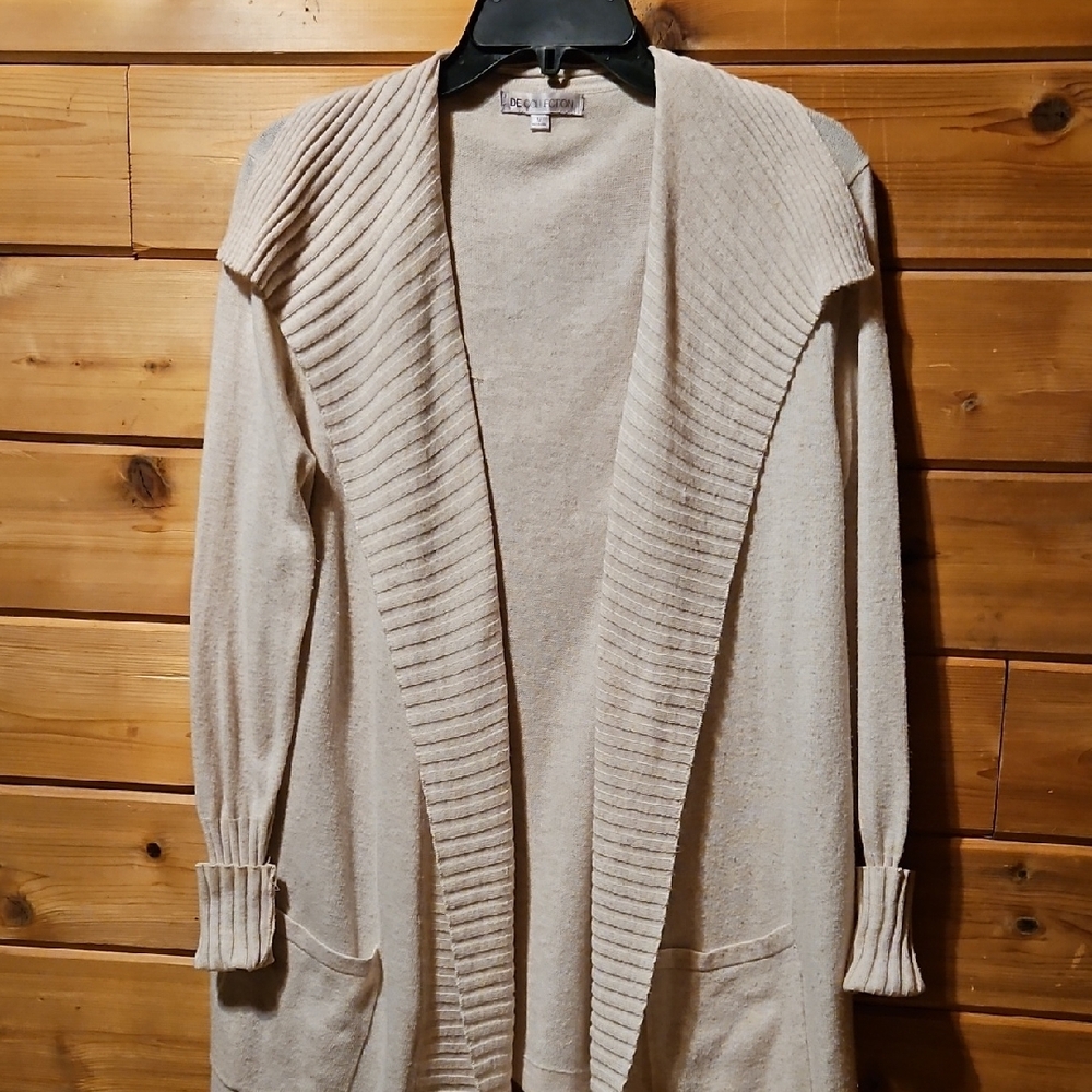 ✅️ 2/$20. DE Collection - Women's Cozy Cream Sweater With Pleated Front